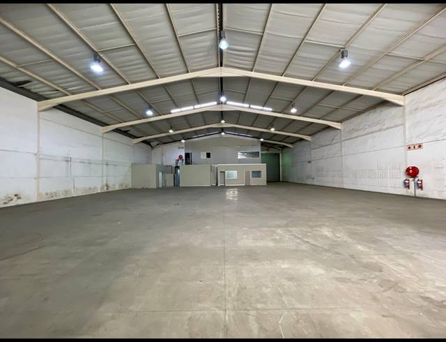 1,318M² WAREHOUSE TO LET IN HALFWAY HOUSE